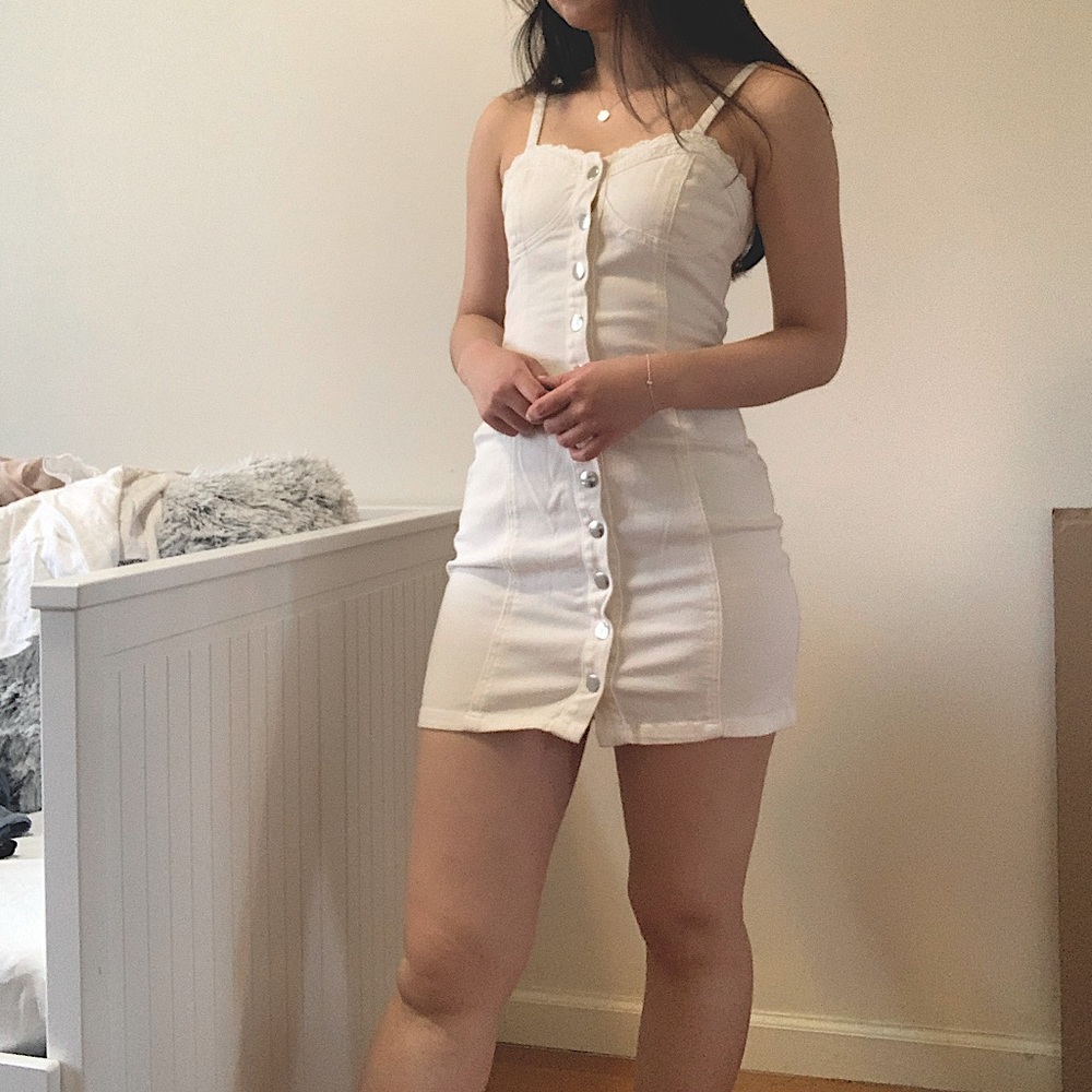 White forever 21 button down dress